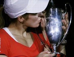 Justine Henin Beats Maria Sharapova At Madrid