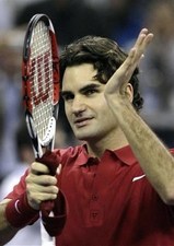Roger Federer Steamrolls Andy Roddick But Both Advance