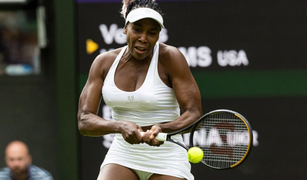 Venus Williams Starts Fast Before Slip and Fall At Wimbledon 